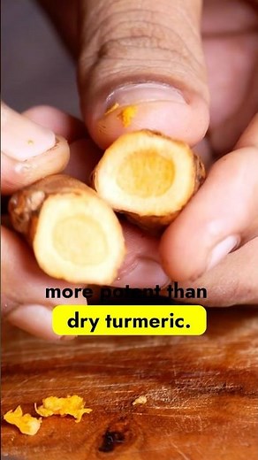 Fresh turmeric vs Dry turmeric powder #turmeric #curcumin #immunity #immunitybooster