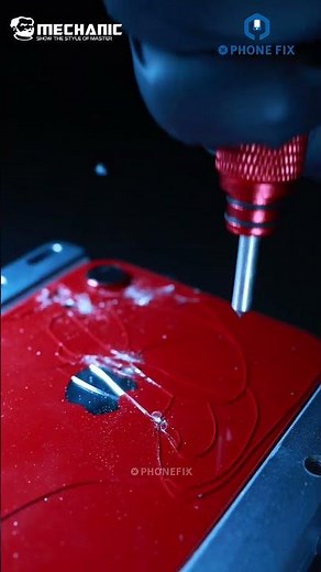 Manually Remove the iPhone Back Glass With MECHANIC IROCK 8 Breaking Pen