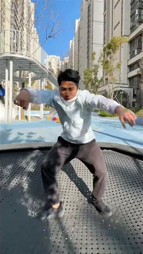 How do you play on the trampoline?