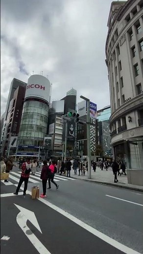 "Singapore in 60 Seconds - Futuristic City Walk! 🌆 | POV Walking Tour"