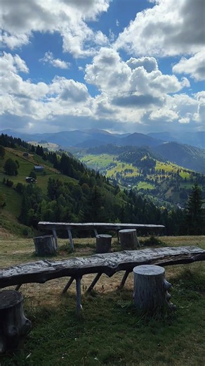 pov: you found the restaurant with the most beautiful view ⛰️✨🍂☕️ 📍Amfiteatrul Transilvania #fyp #romania #mountain #view #foryou