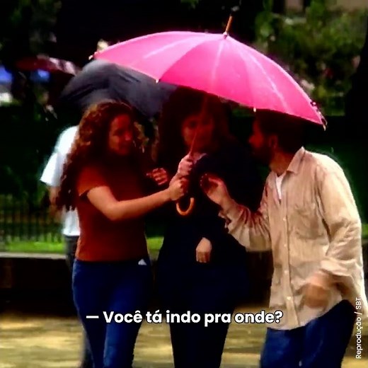 Not even in the rain does Ivo Holanda slow down! #prank #comedy #humor #pranks #shorts
