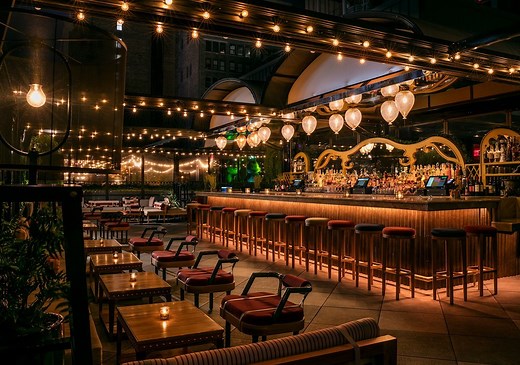Magic Hour Rooftop Bar & Lounge at Moxy Times Square | Bars in Midtown West, New York