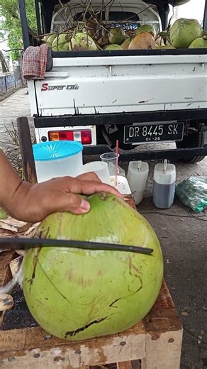 amazing super big coconuts frees #streetfood #coconutice #coconutdrink #skiils