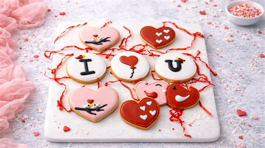 How to make romantic heart I love you cookies