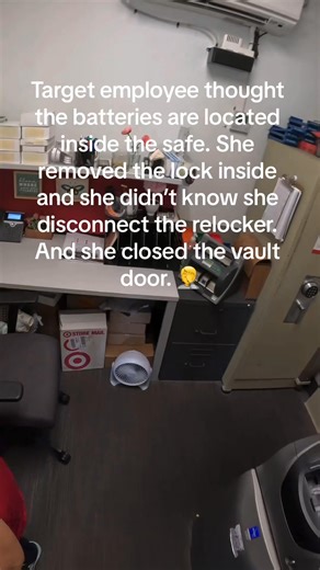 Target employee thought the batteries are located inside the safe. She removed the lock inside and she didn’t know she disconnect the relocker. And she closed the vault door TL-30 Safe. | Vault Cracker