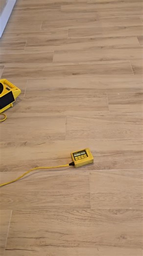 This is how we measure slab foundations to within a tenth of an inch. Most inspectors don’t do this. We do. On this home, we documented a 2.7-inch elevation differential across the slab, which is considered excessive settlement and a red flag for potential structural movement. Findings like this aren’t guesswork. They’re measured, documented, and backed by data. This client will be advised to consult a structural engineer or foundation specialist for further evaluation. Always remember to be sma