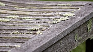 How to Clean Teak Outdoor Furniture - Intense Cleaning of Weathered Teak