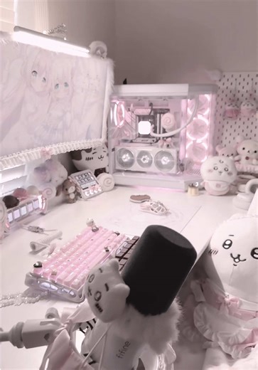 🤍 hello !! (*´∇｀)ﾉｼ ◞♡ 🎀 I can’t decide keeping the pink awning on or off my pc tower ✧ #gamingsetup #pinksetup #pcsetup #gamergirl #setupinspiration
