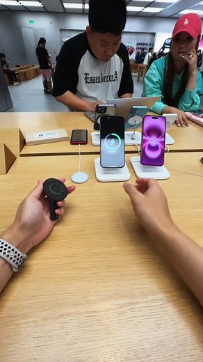 68K views · 10K reactions | Portable magnetic bracket #travel essential #stress relief toy #phone case recommendation | Trendy Tech Review | Facebook