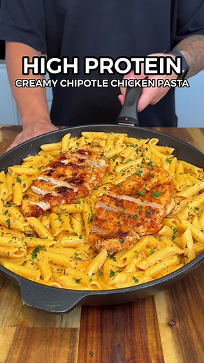 Quick & Easy Creamy Chipotle Chicken Pasta🍝 High Protein Meal Prep💪🏼 (Macros Per Serve - 4 Total) 535 Calories 46.5gC | 8.5gF | 62gP Ingredients: 600g Thinly Cut Chicken Breast (raw weight) Chipotle Seasoning: 1 Tsp Salt, 1.5 Tsp Smoked Paprika, 1 Tsp Chilli Powder, 1 Tsp Ground Cumin, 1 Tsp Garlic Powder, 1 Tsp Oregano, 1 Tsp Coriander Powder (or store bought chipotle seasoning) 1 Tsp Olive Oil 340ml Fat Free Evaporated Milk (Devondale Fat Free Evaporated Milk) 20g Freshly Grated Parmesan Ch