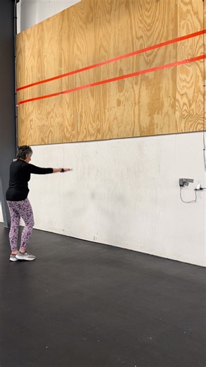 What are you doing on a Thursday morning at 6am? Barbara Bates-Nelson is kicking up into a handstand!🤸 One of our master athletes at 70 years old Barb never stops challenging herself, Barb has been with us for 15 years 🥰💕 | CrossFit I.F.
