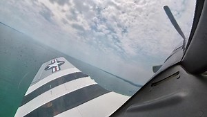 240K views · 3.9K reactions | A really unique perspective on the loop with a roll on top. Watch at the end of the video to see the type of vapor the mustang can produce in a higher g pull! #p51 #mustang #mustangsofinstagram #avgeek #instagramaviation #horsepower #flting #awesome | QuickSilver P-51 | Facebook
