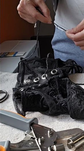 Upcycling by Adding Grommets for a Corset Style Top #grommet #gromit #corsetstyle #diyclothing #diy