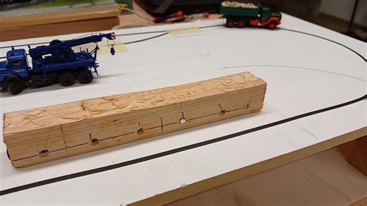 Übrigens: Der LKW (mit Soundmodul) quietscht beim Bremsen auch wenn der Sound (Motor) nicht eingeschalten ist. | Paul's Modelleisenbahn