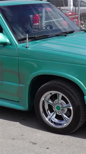 Turquoise Dream💧1992 Chevy S10 Custom Build! #shorts