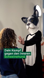Bereit, dich dem Schweinehund zu stellen? 💪 Diese drei Tipps können dir dabei helfen: 1. Bleib realistisch: Setze dir Ziele, die du auch wirklich umsetzen kannst. Zwischenziele machen es leichter, am Ball zu bleiben. 2. Steigere dich langsam: Bereits kleine Erfolgserlebnisse motivieren, um weiterzumachen. 3. Mach’s nicht allein: Schnapp dir einen Mitstreiter oder eine Mitstreiterin und spornt euch gegenseitig an. Gemeinsam ist vieles leichter. Ganz nebenbei: Bewegung lohnt sich! Und zwar nicht 