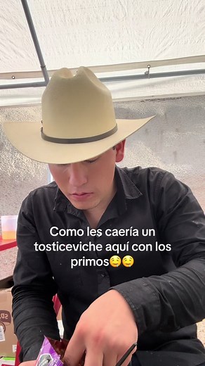 Disfruta del Tosticeviche y Aguachiles con Amigos