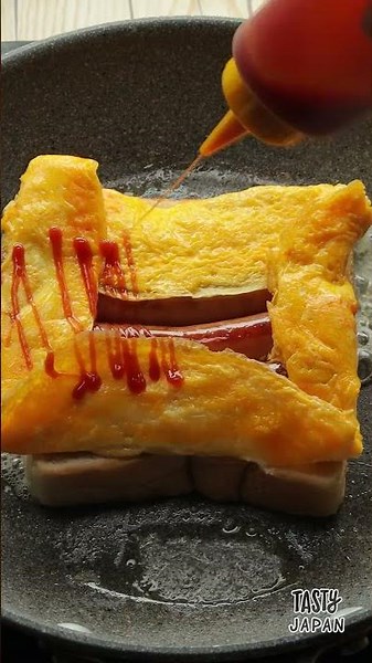 【食パン、ウチではこう食べてます】重ねて焼くだけ！朝ごはんやおやつにおすすめのワンパントーストレシピ / One-Pan Sausage Egg and Cheese Toast