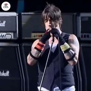 146K views · 2.2K reactions |  Red Hot Chili Peppers - Scar Tissue (Live 2007) | L'oeil musical | Facebook