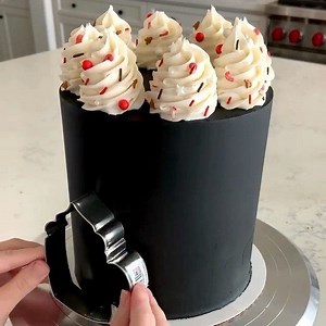 1.4M views · 1K shares | The cutest cake ever! @frostedfujicakes crushed this Peppermint Hot Cocoa cake- an adorable visual of the sprinkle blend! | Fancy Sprinkles | Facebook