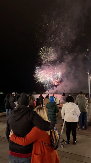 Ring in the New Year with Navy Pier’s New Year’s Eve Fireworks Show, presented by FlyOver Chicago. Join us Sunday, December 31st, moments before midnight as we welcome 2024 with an award-winning display!🎆 #NavyPier #NYE | Navy Pier