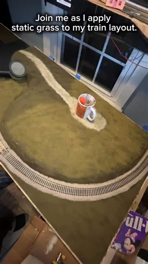 Rail Brothers on Instagram: "Watch as I add static grass to my model train layout. Stick around to the end to see the results. #modeltrains #modelrailway #modelrailroad #modelmaking #timelapse"