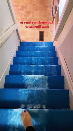 Girl painted the stairs of her house 🏠