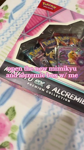 Unboxing the Mimikyu and Alcremie Pokémon Set