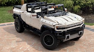 L'Hummer EV LEGO è realtà: l'opera di un appassionato è pienamente funzionante