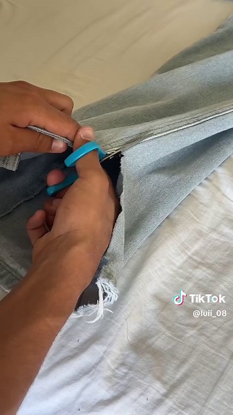 DIY: How to Make Baggy Pants Even Baggier Tutorial