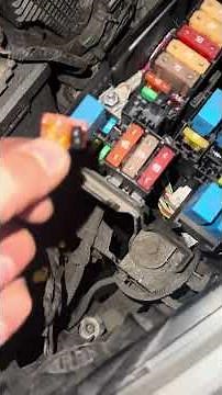 Clio 4 ne démarre pas avec Message Risque casse moteur et tous les voyants allumés