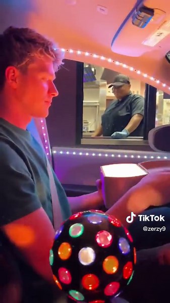 海外ドライブスルーの楽しさを満喫！