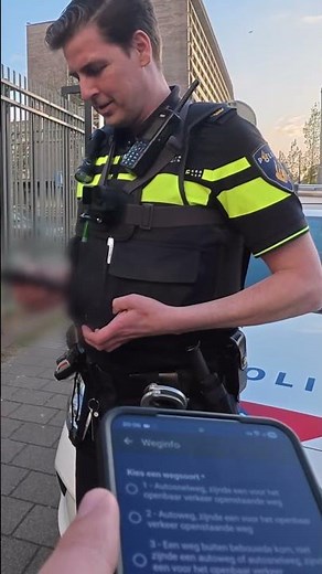 Politie | rijden in het voetgangersgebied | Niet stoppen