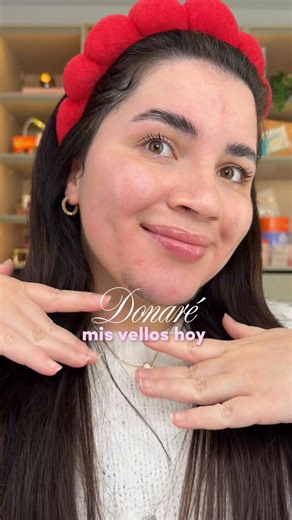 Daniela Vellos on Instagram: "Donaré mis vellos a las pobres almas en desgracia que sufren al ver que yo tengo más vellos que ellos 😌 Así que acompáñame a depilarme con las pinzas favoritas de las girlys, las Chazón Tweezers. Y sigo defendiendo algo que siempre voy a decir en voz alta: Hermosas sin vellos o con ellos, pero jamás mal depiladas. 💅❤️ #vellofacial #facialhairremoval #chazontweezers #storytime #skintransformation"