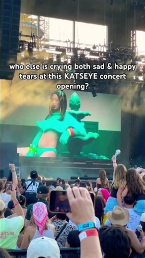 KATSEYE concert opening 2026 (Daniela, Lara, Megan, Sophia, Yoonchae, no Manon)