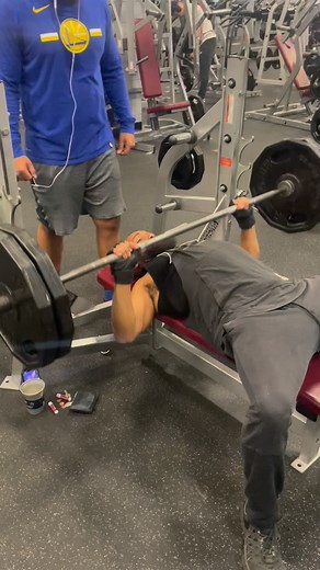 #the R&B soul single Wayne Johnson doing bench press I do it because I’m in shape and a R&B soul singer feel free to download Wayne Johnson I wish remix and Wayne Johnson special lady on all platforms only cost a dollar peace and blessings. | Wayne Johnson | Facebook