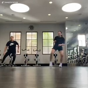 Taylor Davis loved exercising and taking care of herself, but one day at the gym she started experiencing strange dizziness. She didn't think it could be something to worry about, but as the days went by, she would realize that something was wrong. She lost a lot of weight, had a persistent cough, and developed strange marks on her body. She never thought it could be a terminal illness, but the doctors surprised her when they examined her. Special thanks: Taylor https://www.tiktok.com/@taaaylorr