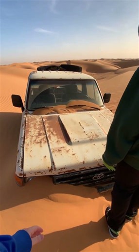 Didn’t plan this… but we’re enjoying it #alien #funny #viral #alienstory #journey #desert