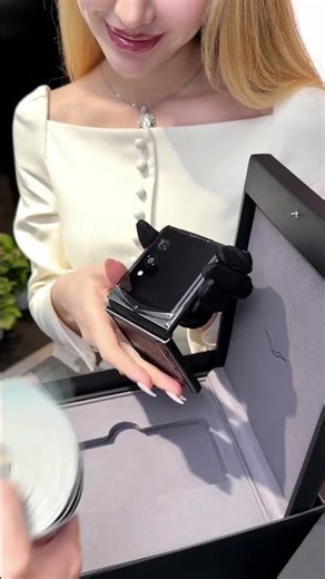 Unboxing The Dark Fortress: VERTU Quantum Flip Black