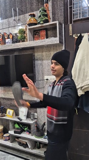 Kuch nhi padhega tu? 👟😂 (Wait for the shoe!)#padhai#short