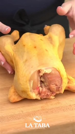 LA TABA CARNES on Instagram: "Hoy traemos unos tips infalibles para deshuesar pollo, una técnica ideal para estas fiestas 🎉. Perfecta si querés preparar un pollo relleno o un arrollado bien casero, que siempre sorprende en la mesa. #pollo #deshuesar #diciembre #asado #mendoza"