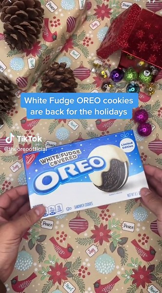 Delicious White Fudge Oreo Cookies for the Holidays