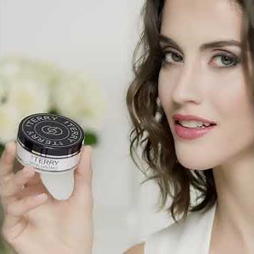 Set your look for the day with Hyaluronic Hydra-Powder