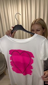 6.5K views · 37 reactions | ️MARATON WYPRZEDAŻY️ ‼️OSTATNIE SZTUKI‼️CENY WYPRZEDAŻOWE狼 Model 1 Bluzka LATE cena 29zł kup 10179 koral kup 10179 blekit Model 2 Bluzka serce cena 29zł kup 10228 roz kup 10228 zloty Model 3 Bluzka gwiazda LOVE cena 29zł kup 10159 Model 4 Bluzka usta LOVE cena 29zł kup 10231 lila kup 10231 fuksja Model 5 Bluzka POISON AMOUR cena 29zł kup 10233 | ShopBazzar | Facebook