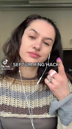 Septum ring hack #piercinghack #septum