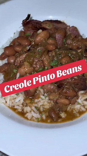 Creole Pinto Beans! In the famous words of Ronnie sometimes you gotta use what you got to get what you want 😌 #pintobeans #pintobeanswithbacon #pintobeansseason #pintobeanrecipe #cajunpintobeans #creolepintobeans #fyp