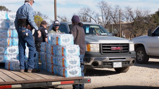 Breckenridge community steps up as city faces widespread water outage