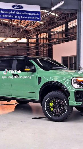 Ford Everest Titanium 2024: จัดเต็มล้อ 20 และยกสูง 2 นิ้ว