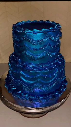 Blue velvet wedding cake 💙 #buttercream #buttercreamcake #cake #cakedecorating #cakedesign #wiltontips #wiltoncakes #austintx #austintexas #austin #texascakes#cakesofinstagram #austincakes#buttercreamdecorating #heartcake #pearlcake #birthdaycake #vintagecake #shellborder #rufflecake #ediblepearls #y2kcake #shellborder #buttercreamdesign #heartshapedcake #vintageheartcake #bluevelvet #bluecake #royalblue #metalliccake #metallic